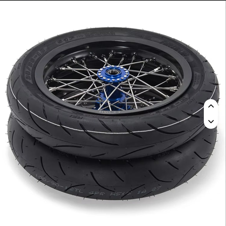 Tuttio Super-Moto Wheel Set